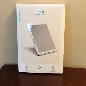 Vanity Planet Pose LED Travel Mirror